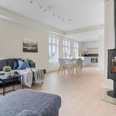 New! Huge Modern Apartment! Fit For Two Families! Берген Екстер'єр фото
