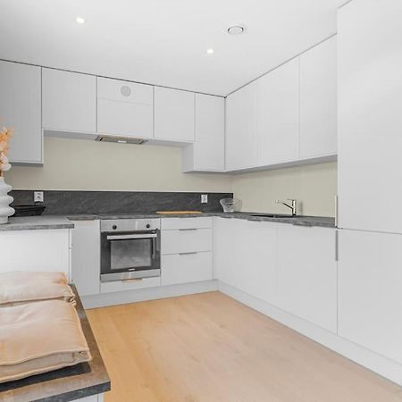 New! Huge Modern Apartment! Fit For Two Families! Берген Екстер'єр фото