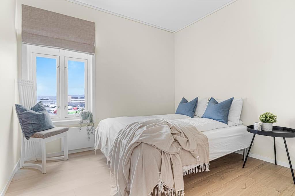 New! Huge Modern Apartment! Fit For Two Families! Берген Екстер'єр фото